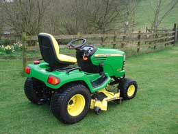 John Deere X740