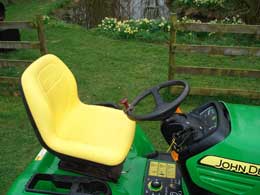 John Deere X740