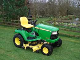 John Deere X740