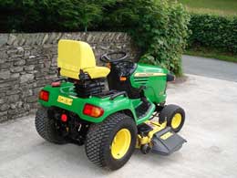 John Deere X740